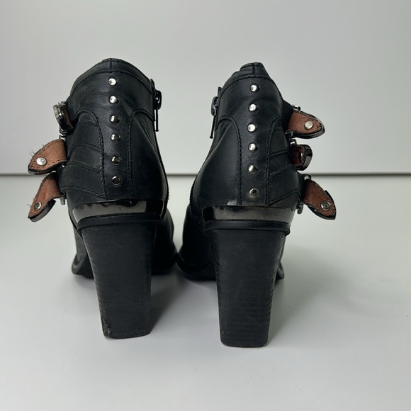 Ibiza Last by Jeffrey Campbell Boots "Westin" black leather ankle booties - Picture 7 of 13